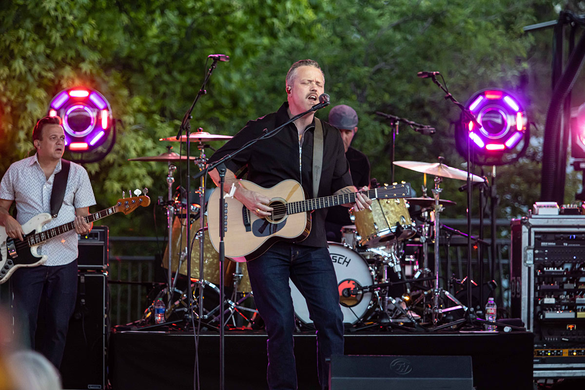 Review:  Jason Isbell and the 400 Unit w/ Deer Tick - Vimarsana News